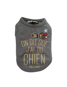 Tee-Shirt pour chien gris avec écrit "On dit que j'ai du chien" de Milk & Pepper. 

Une taille disponible.